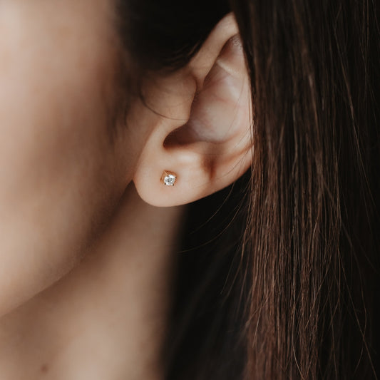 Cercei din aur Timeless 0.2 CT - Indira