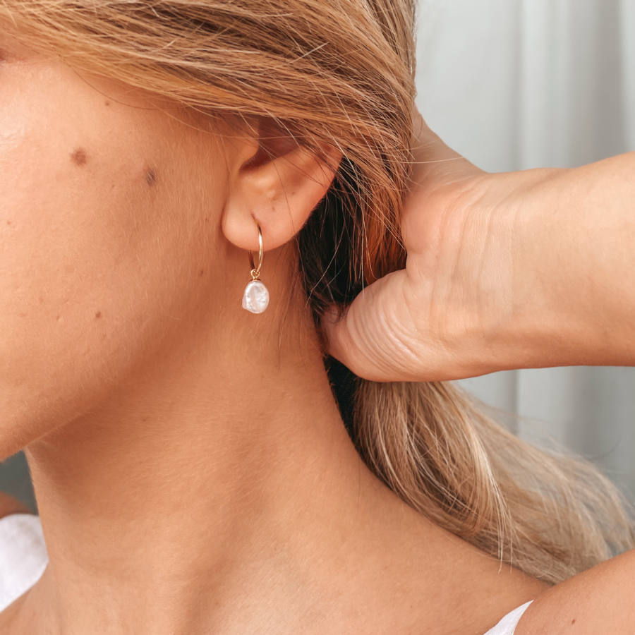 Venus Gold Earrings - Natural Pearls