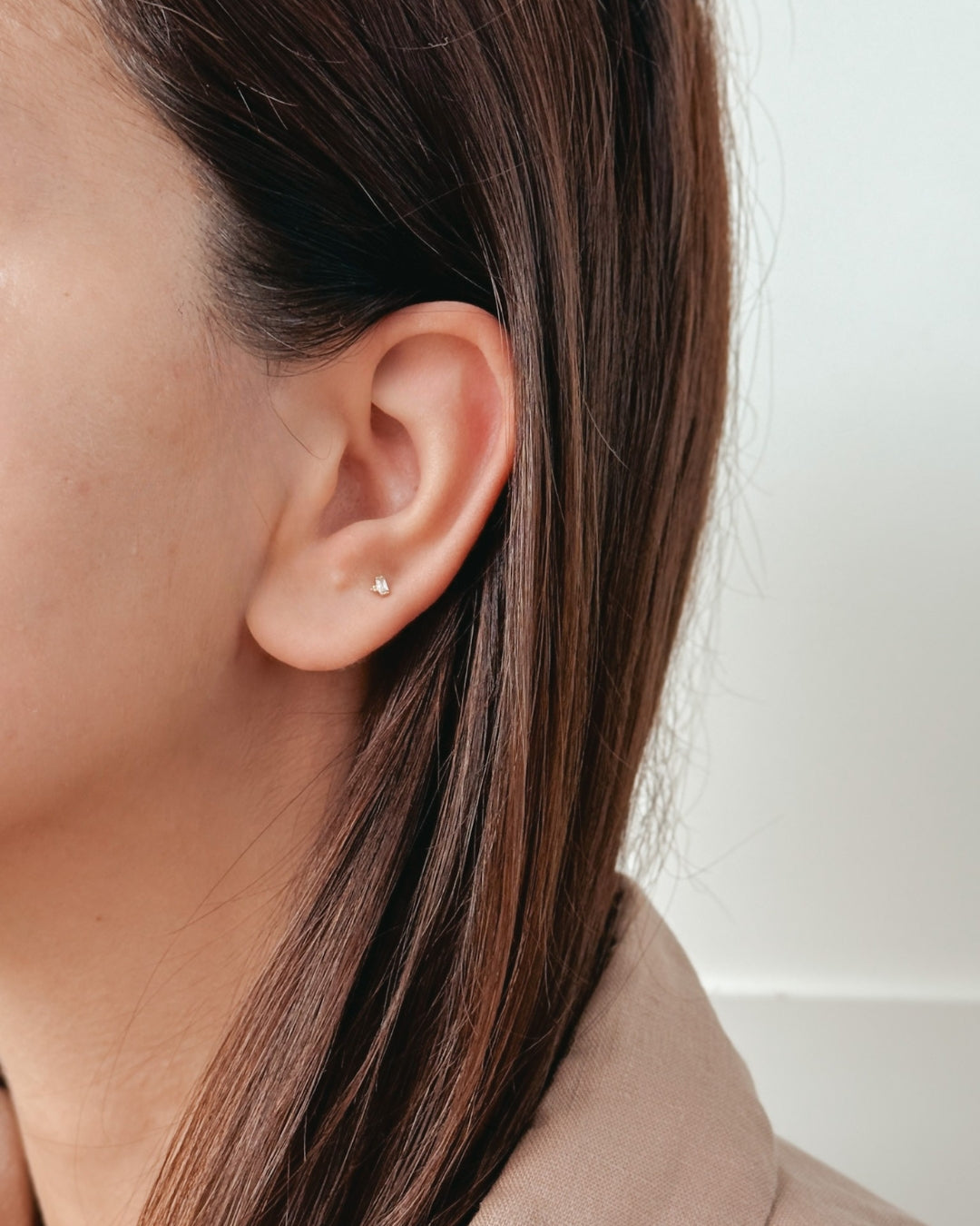 Shine Yellow Gold Labret Piercing Earrings - Zirconia - Indira