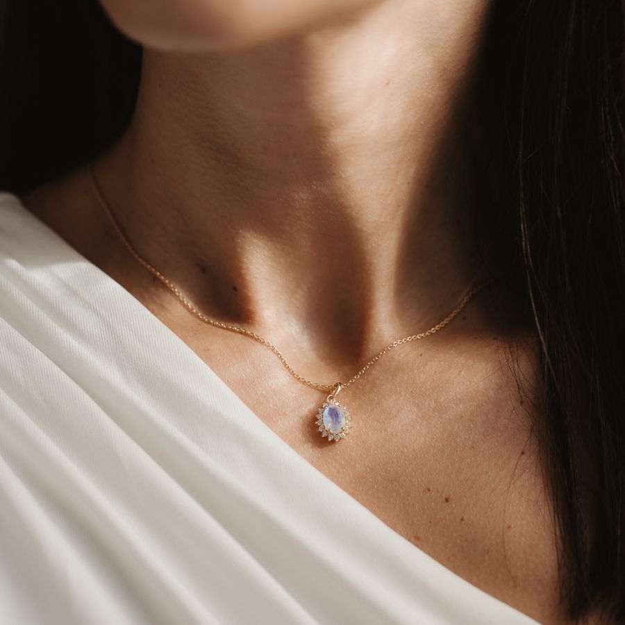 Golden Virtue Silver Necklace - Moonstone - Indira