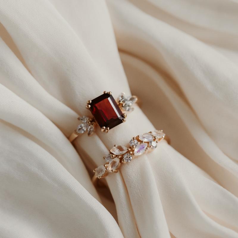 Golden Verdure Silver Ring - Moonstone - Indira